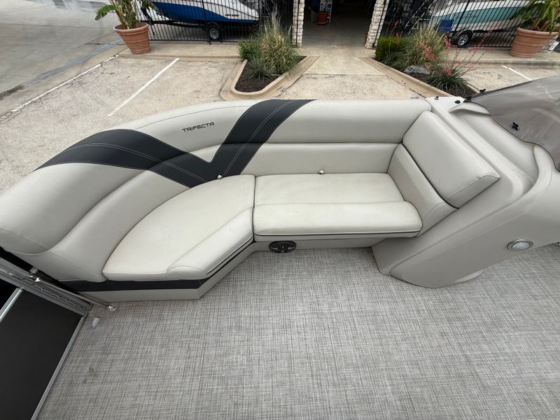 Boat Image 9