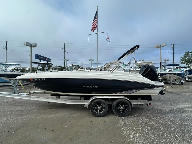 2020 Stingray 212 SC