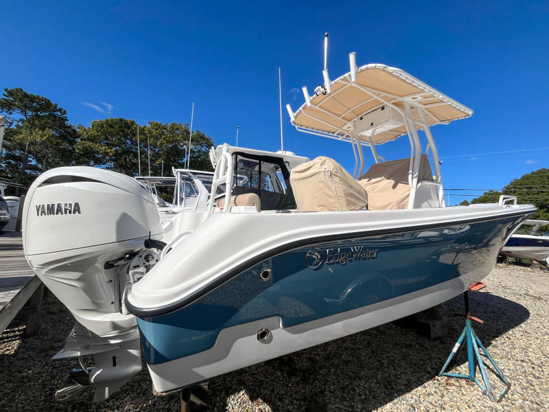 2025 Edgewater 208 CC