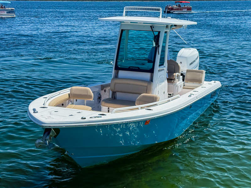 2022 Everglades 253 CC