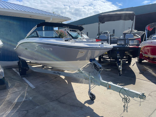 2023 Sea Ray SPX 190