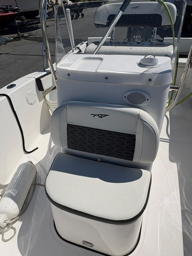 Boat Image 9