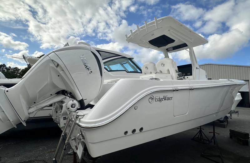 2025 Edgewater 262 CC